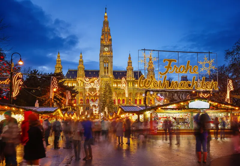 Rathaus und Christkindlmarkt in Wien