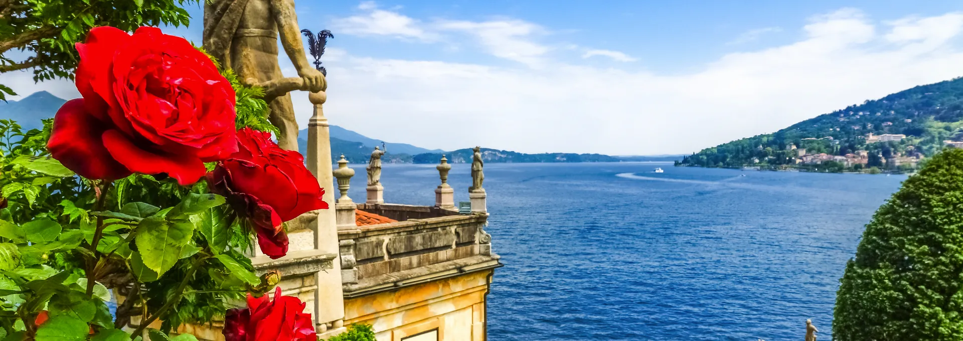 ©pure-life-pictures - stock.adobe.com Kamelienblüte am Lago Maggiore