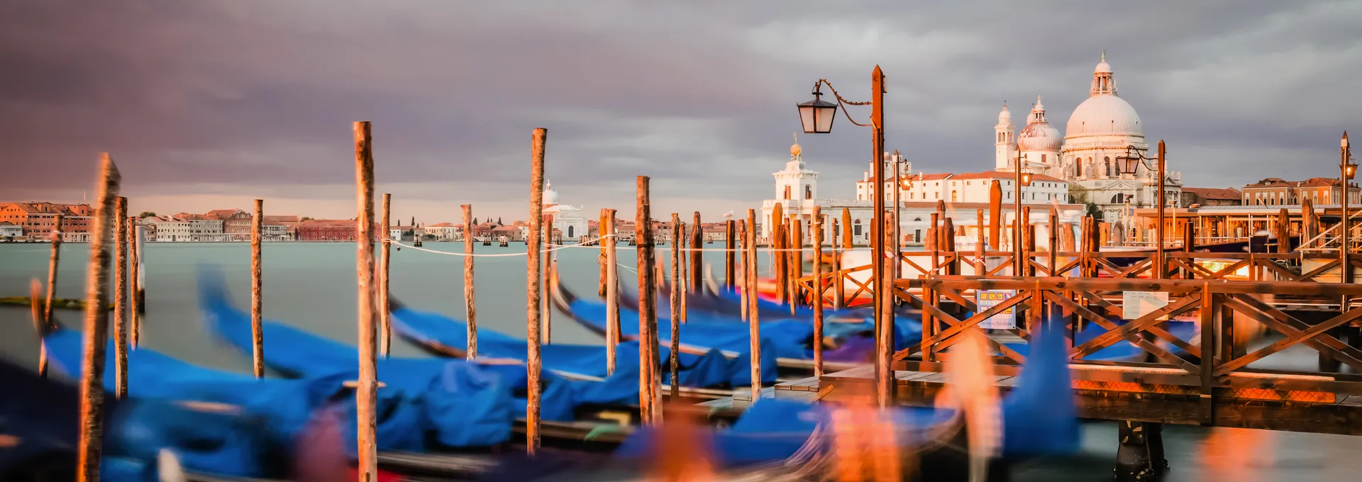 ©daskleineatelier - stock.adobe.com Karneval in Venedig